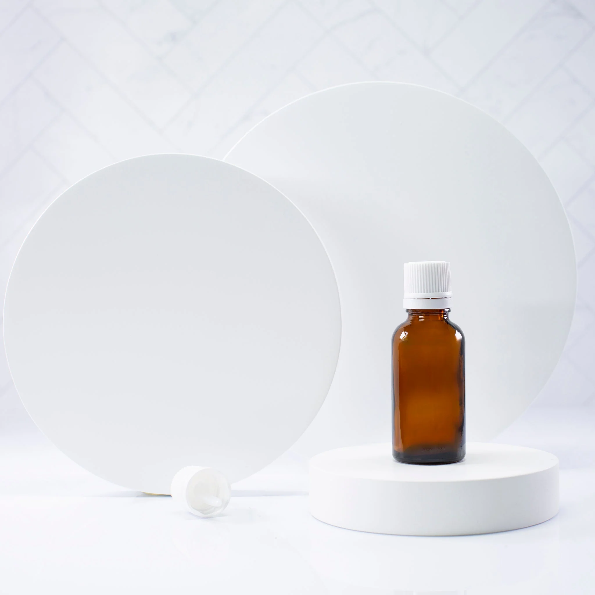 30 ml Amber Glass Essential Oil Bottle with 18-400 Neck - Image 4