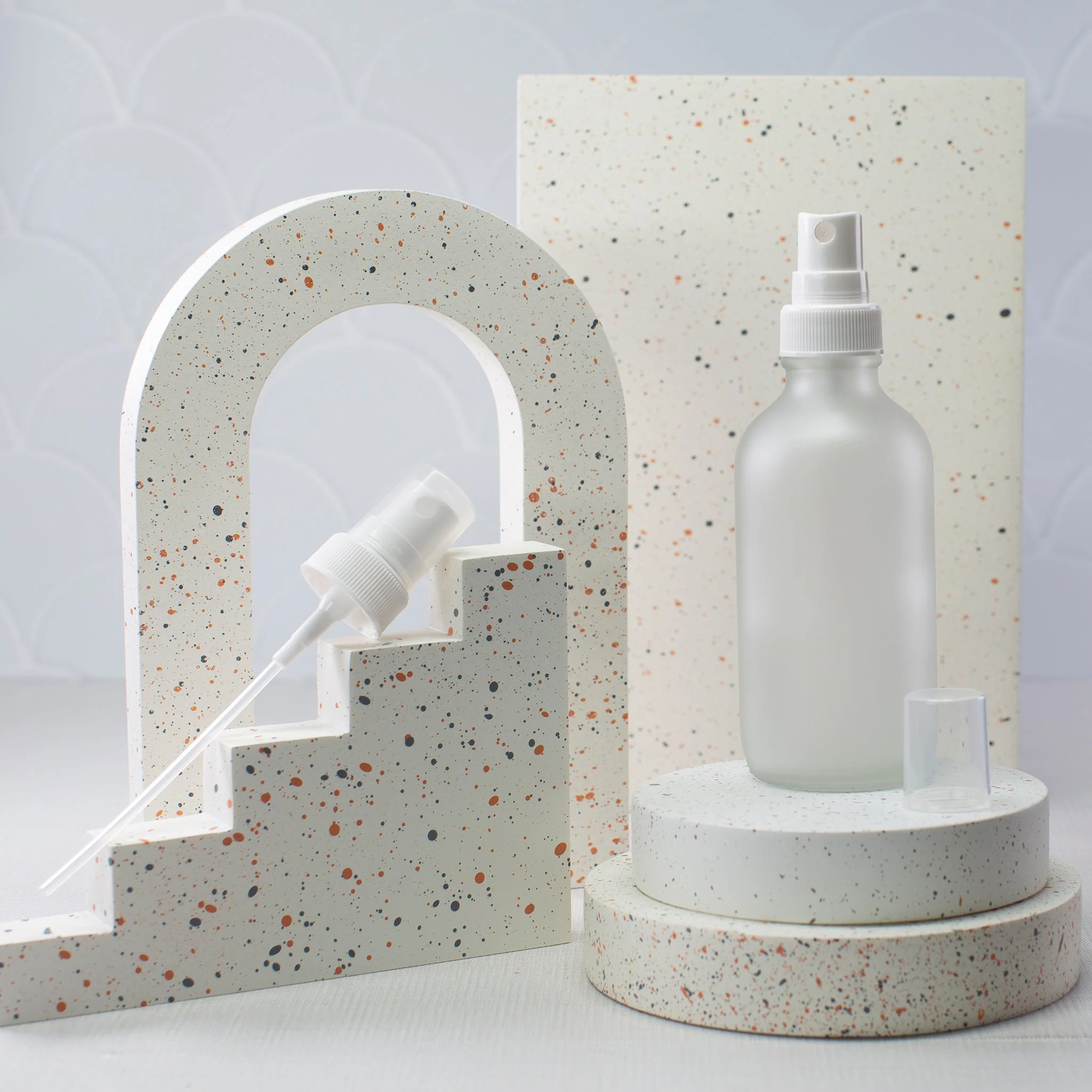 4 oz Frosted Glass Bottle with 22-400 Neck - Image 4